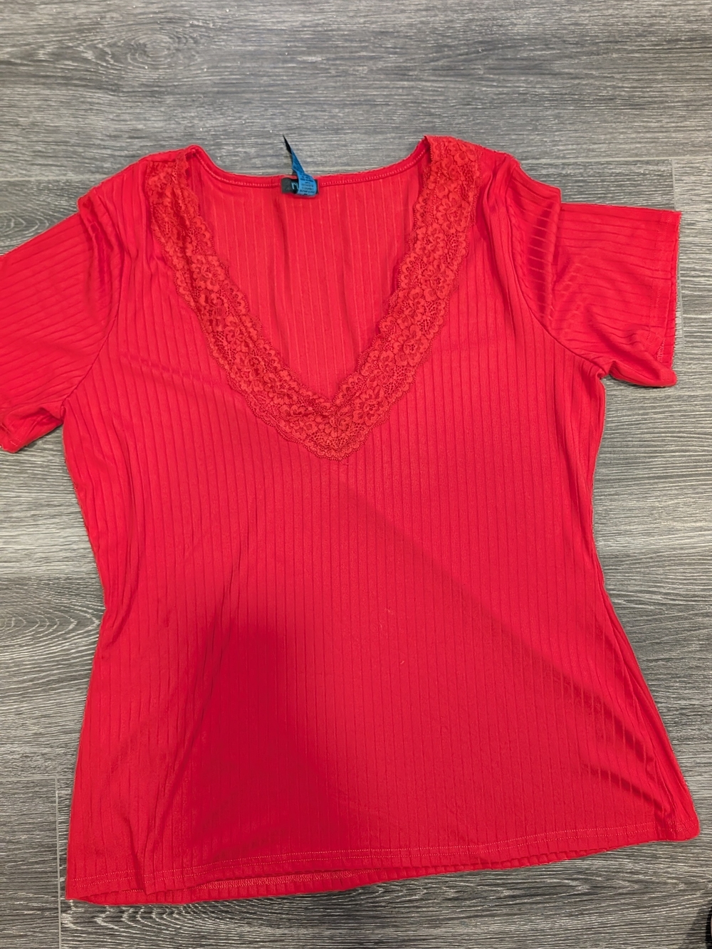 Rue21 Bright Red V-Neck Short Sleeve Lace-Trim Top